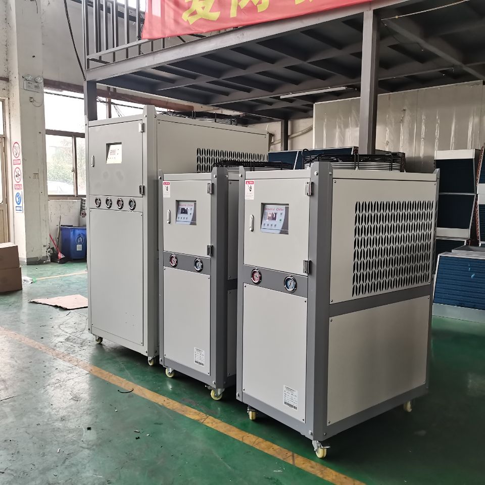 风冷式冰水机在注塑行业的作用及注塑业选用风冷式冰水机的原因